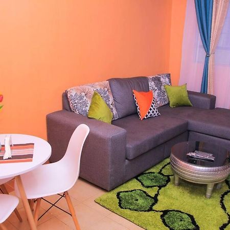 Cozy Homes 1 Bedroom House With Wi-Fi King Size Bed. Free Parking ナイバシャ エクステリア 写真