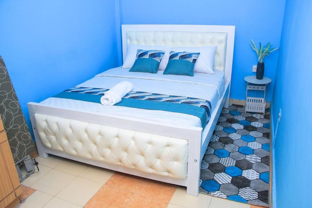 Cozy Homes 1 Bedroom House With Wi-Fi King Size Bed. Free Parking ナイバシャ エクステリア 写真
